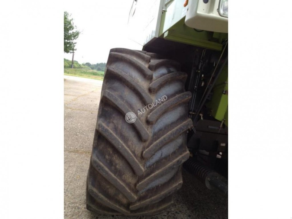 Oldtimer-Mähdrescher des Typs CLAAS Lexion 480, Neumaschine in Здолбунів (Bild 10)