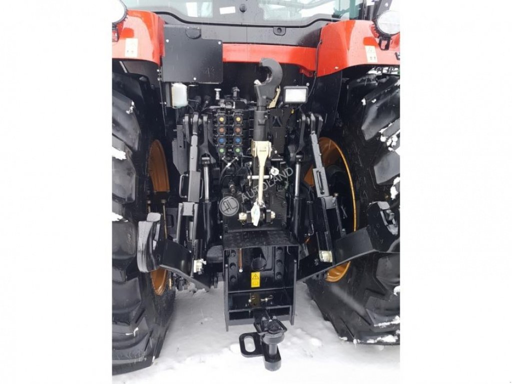 Oldtimer-Traktor des Typs Versatile Row Crop 370, Neumaschine in Рівне (Bild 6)
