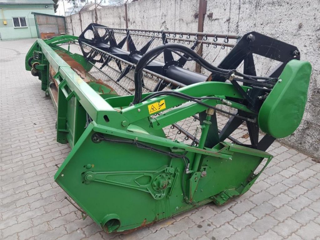 Schneidwerk des Typs John Deere 620R, Gebrauchtmaschine in Рівне (Bild 3)