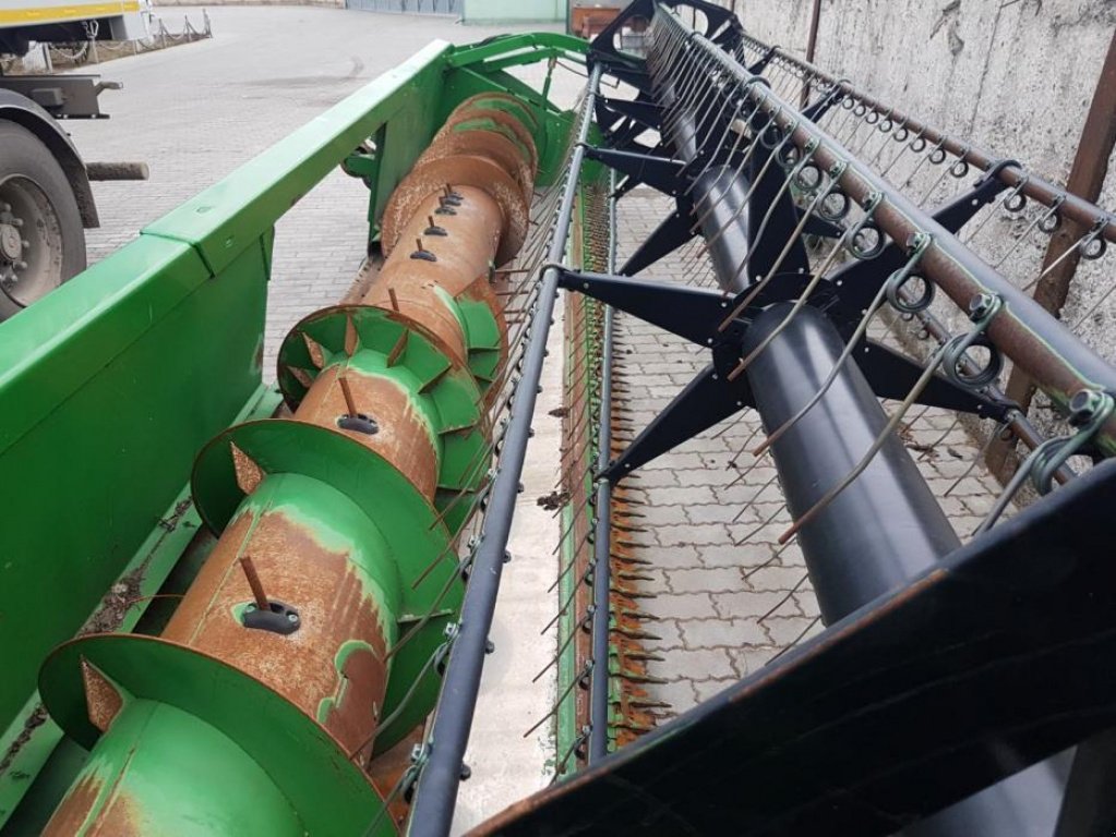 Schneidwerk des Typs John Deere 620R, Gebrauchtmaschine in Рівне (Bild 1)