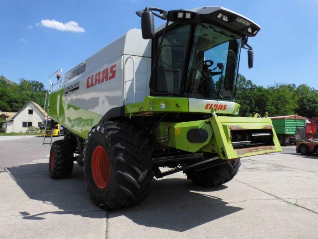 Oldtimer-Mähdrescher des Typs CLAAS Lexion 580, Neumaschine in Рівне (Bild 1)