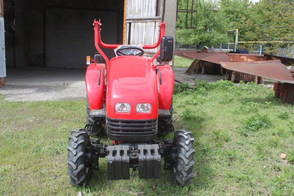 Hopfentraktor des Typs Dong Feng DF 244 D Lux, Neumaschine in Ужгород (Bild 1)