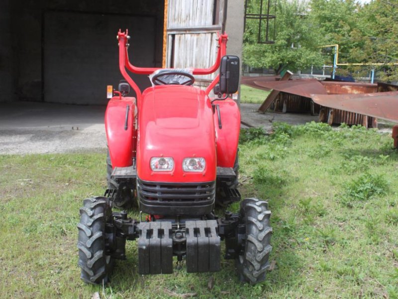 Hopfentraktor des Typs Dong Feng DF 244 D Lux, Neumaschine in Ужгород (Bild 1)