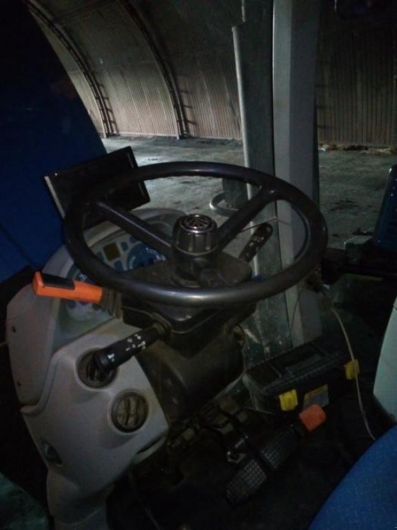 Oldtimer-Traktor des Typs New Holland T7060, Neumaschine in Дніпро (Bild 11)