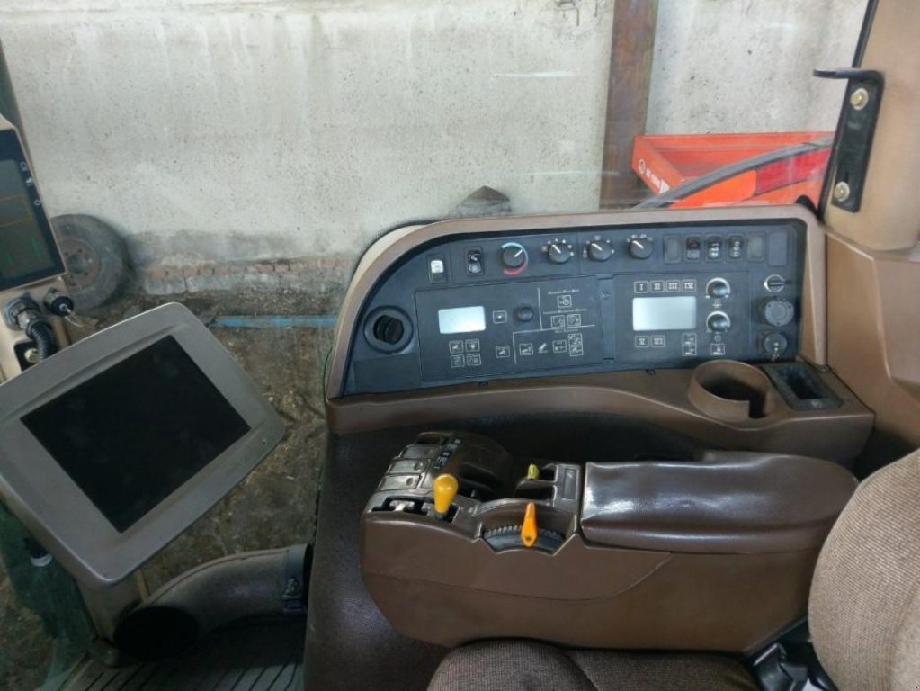 Oldtimer-Traktor des Typs John Deere 8330, Neumaschine in Дніпро (Bild 7)