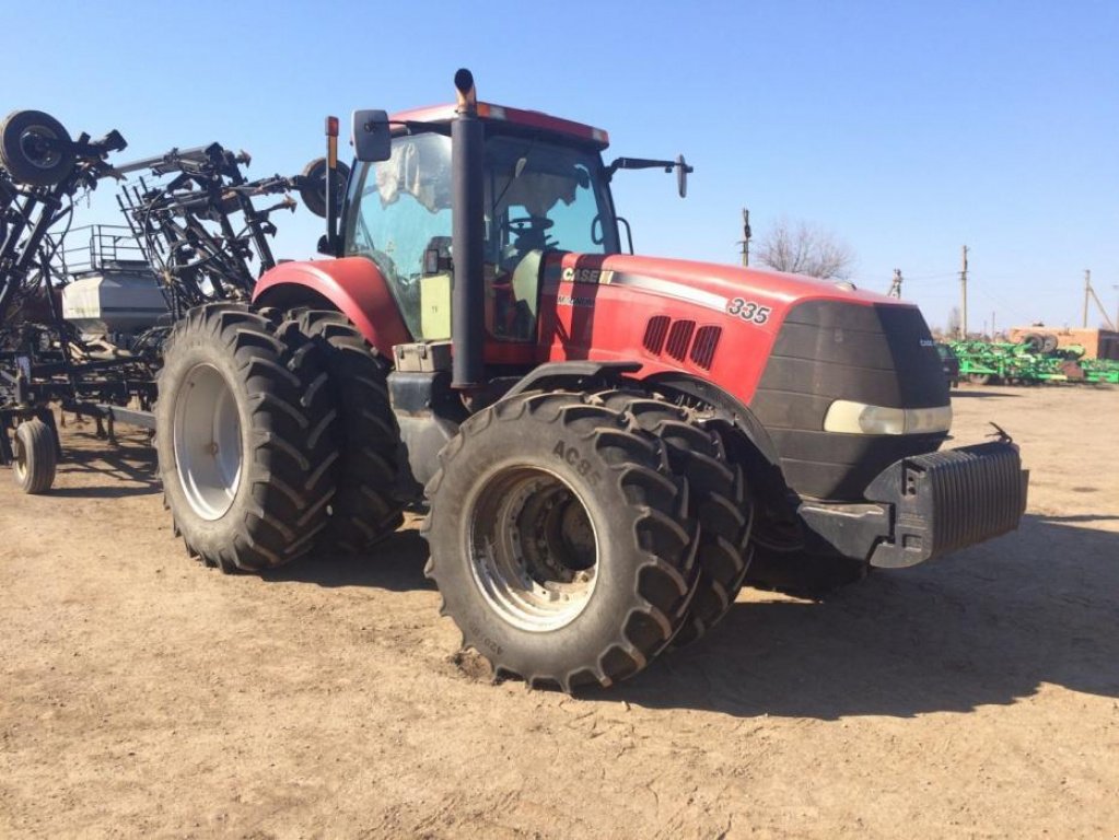 Oldtimer-Traktor des Typs Case IH Magnum 335, Neumaschine in Дніпро (Bild 1)