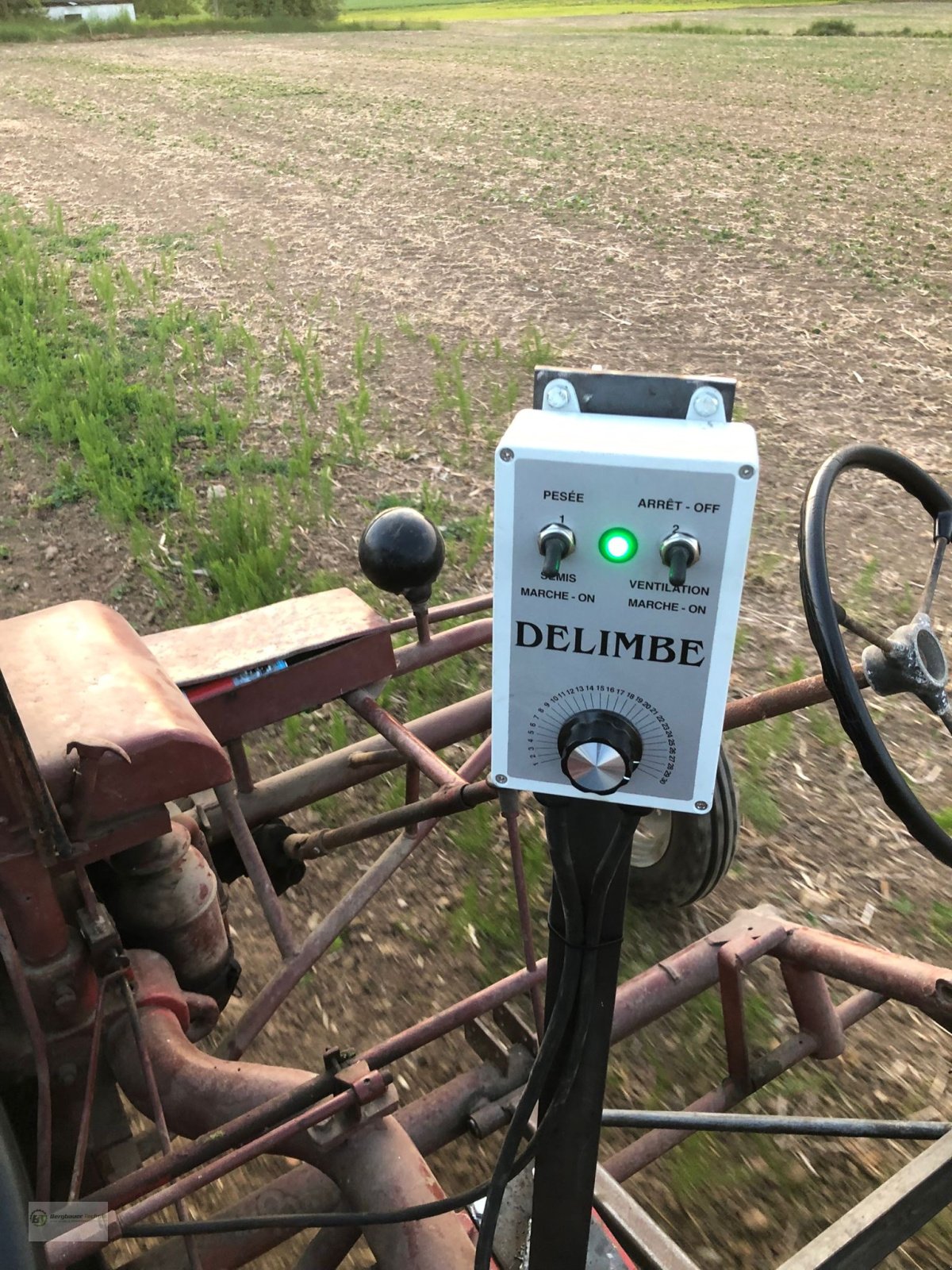 Sämaschine des Typs Delimbe T15 Pneumatikstreuer Mikrogranulat Streuer Zwischenfruchtstreuer Nachsaatgerät, Neumaschine in Kötzting (Bild 3)