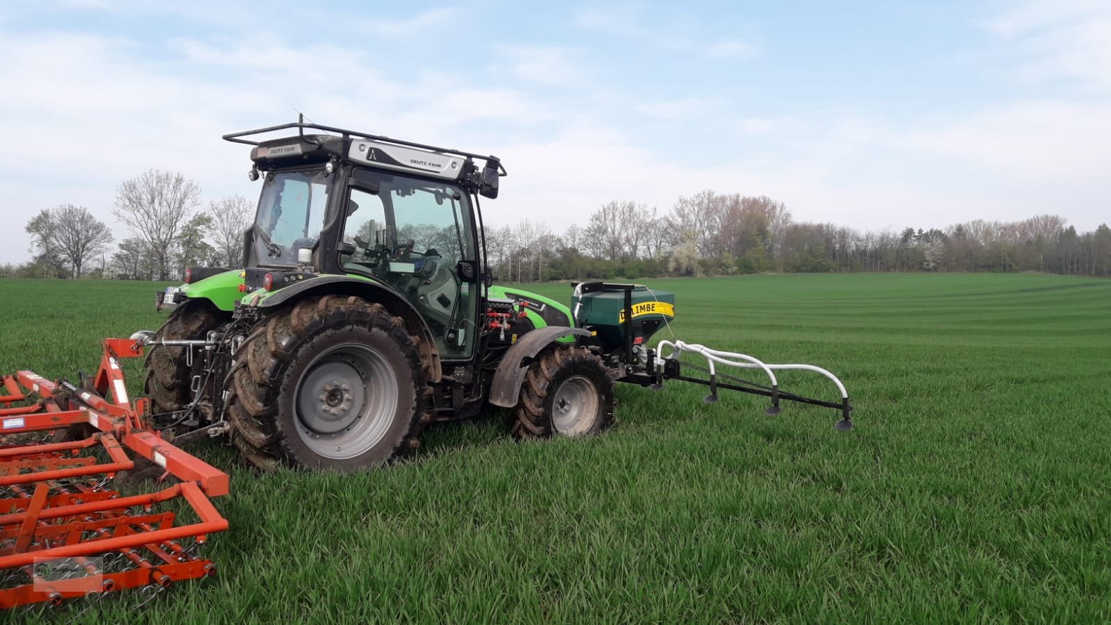 Sämaschine des Typs Delimbe T18 H Pneumatikstreuer Zwischenfruchtstreuer Mikrogranulatstreuer pneumatisches Sägerät Nachsaatgerät Nachsaat, Neumaschine in Kötzting (Bild 11)