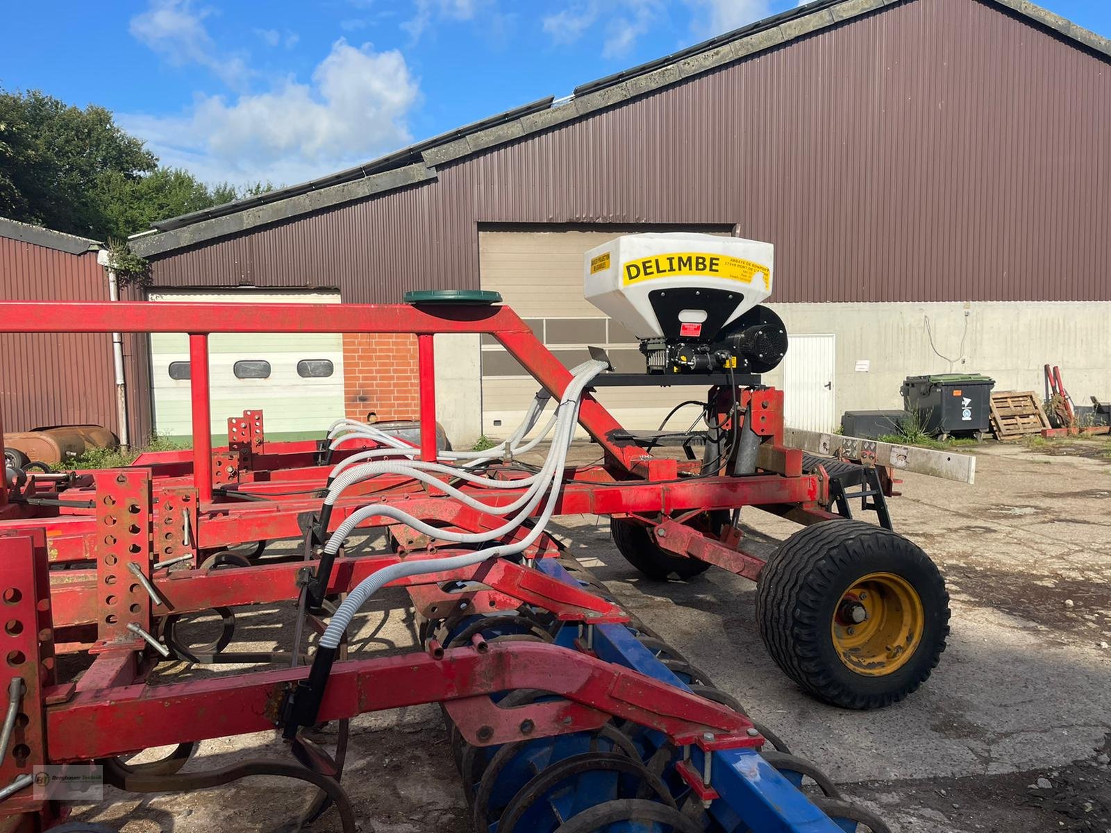 Sämaschine des Typs Delimbe T18 H Pneumatikstreuer Zwischenfruchtstreuer Mikrogranulatstreuer pneumatisches Sägerät Nachsaatgerät Nachsaat, Neumaschine in Kötzting (Bild 15)