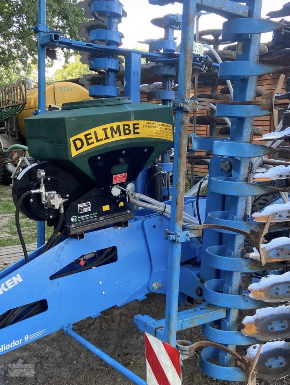 Sämaschine des Typs Delimbe T18 H Pneumatikstreuer Zwischenfruchtstreuer Mikrogranulatstreuer pneumatisches Sägerät Nachsaatgerät Nachsaat, Neumaschine in Kötzting (Bild 18)