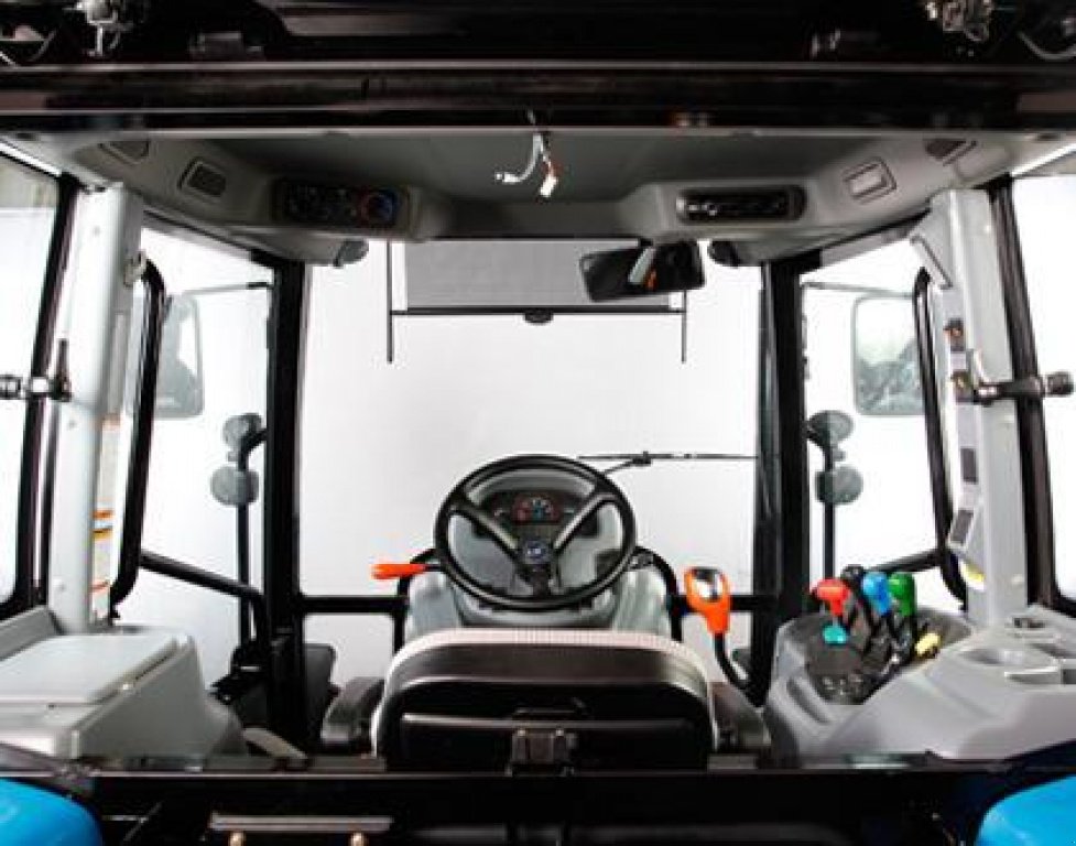 Oldtimer-Traktor des Typs LS Tractor Plus 90, Neumaschine in Бровари (Bild 4)