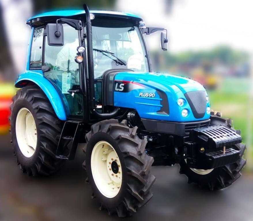 Oldtimer-Traktor des Typs LS Tractor Plus 90, Neumaschine in Бровари (Bild 1)