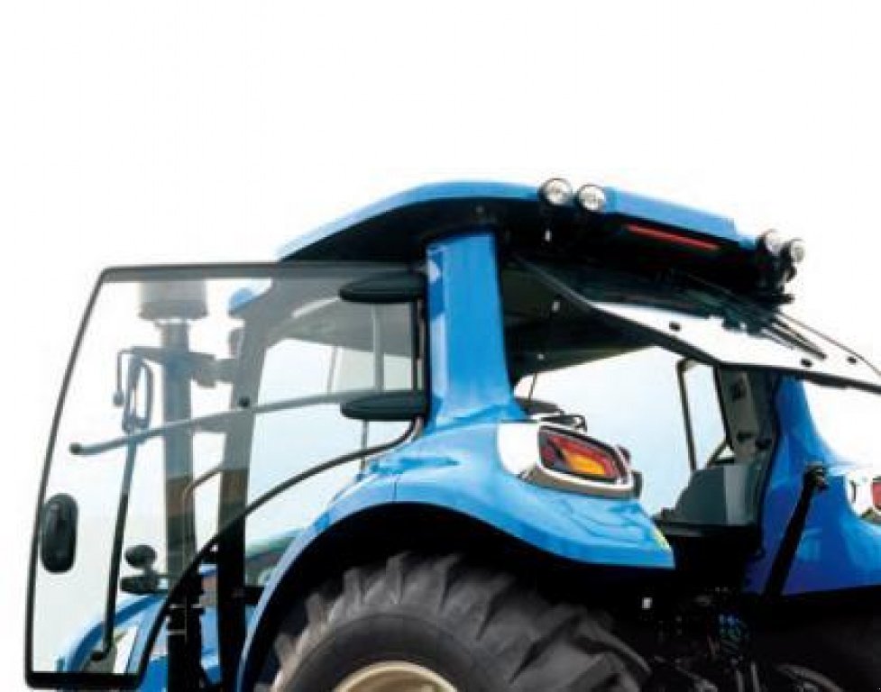 Oldtimer-Traktor des Typs LS Tractor H 140, Neumaschine in Бровари (Bild 7)
