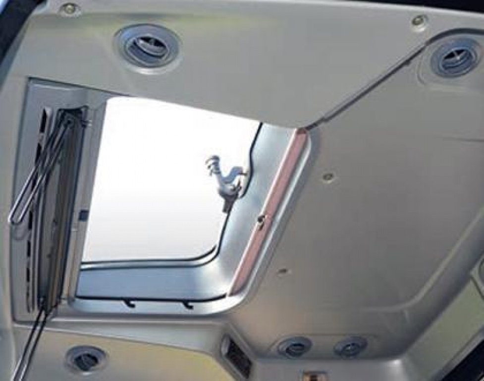 Oldtimer-Traktor des Typs LS Tractor H 140, Neumaschine in Бровари (Bild 5)