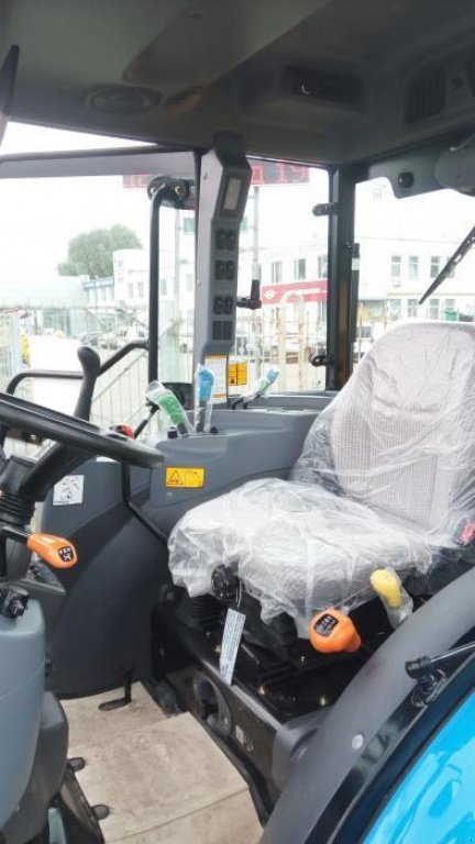 Oldtimer-Traktor des Typs LS Tractor XR 50, Neumaschine in Бровари (Bild 9)