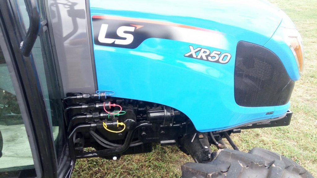 Oldtimer-Traktor des Typs LS Tractor XR 50, Neumaschine in Бровари (Bild 10)