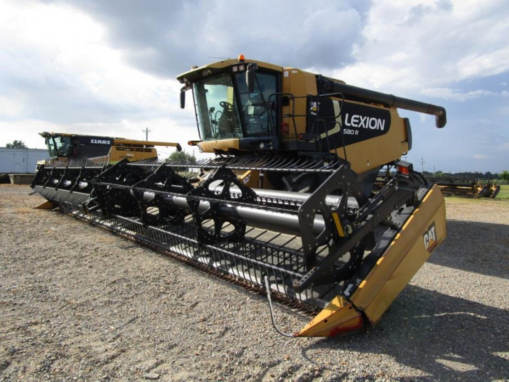 Oldtimer-Mähdrescher des Typs Caterpillar Lexion 580R, Neumaschine in Дніпро (Bild 1)