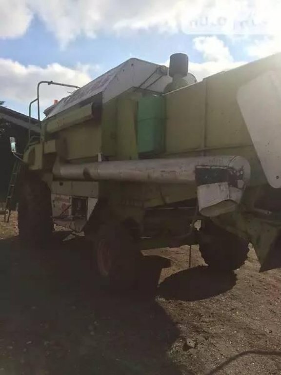 Oldtimer-Mähdrescher des Typs CLAAS Dominator 106, Neumaschine in Білополля (Bild 2)