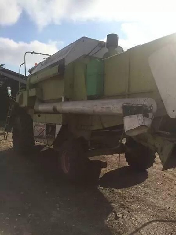 Oldtimer-Mähdrescher des Typs CLAAS Dominator 106, Neumaschine in Білополля (Bild 11)