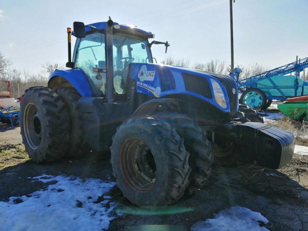 Oldtimer-Traktor des Typs New Holland T8.390, Neumaschine in Київ (Bild 5)