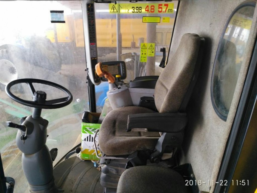 Oldtimer-Mähdrescher des Typs New Holland CSX7080, Neumaschine in Кропивницький (Bild 5)