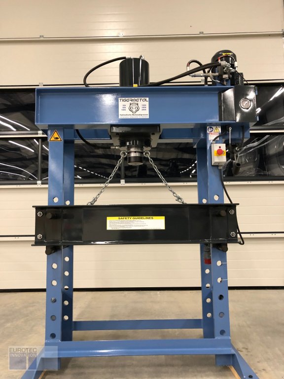 Sonstige Industriemaschinen des Typs Tigermetal Hydraulische Presse 150 Tonnen, Neumaschine in Burtenbach (Bild 10)