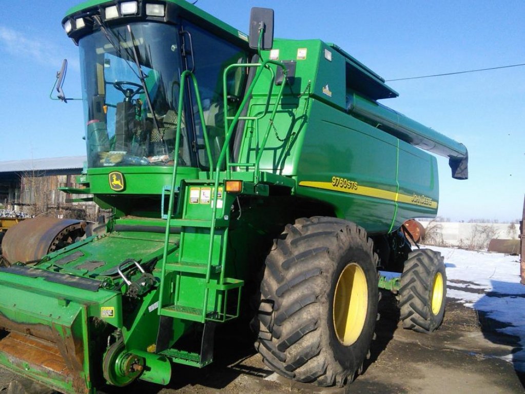 Oldtimer-Mähdrescher des Typs John Deere 9760 STS, Neumaschine in Київ (Bild 2)