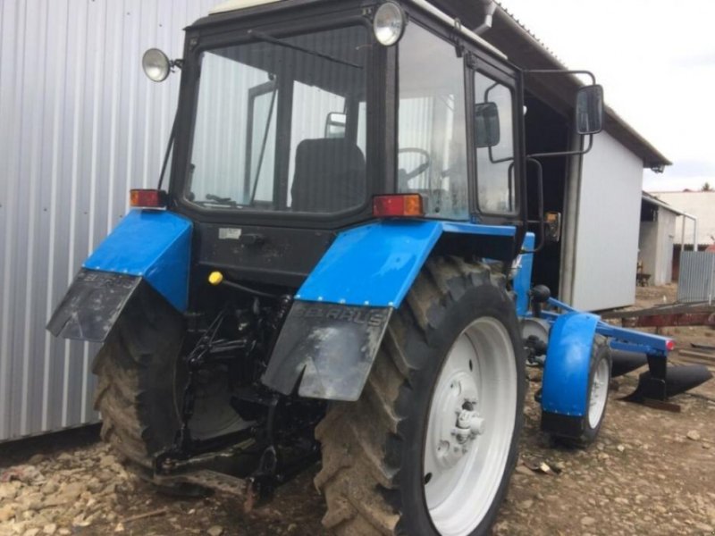 Oldtimer-Traktor des Typs Belarus Беларус-82.1, Neumaschine in Запоріжжя (Bild 1)