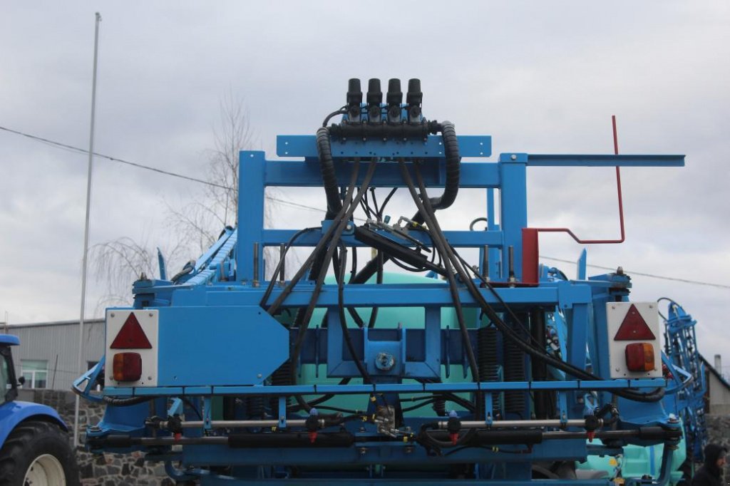 Weinbauspritze des Typs Berthoud Tracker 3200, Gebrauchtmaschine in Житомир (Bild 2)