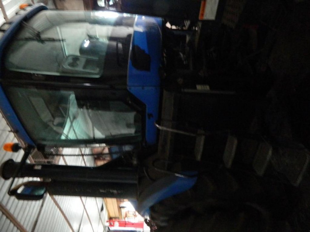Oldtimer-Traktor des Typs New Holland T9030, Neumaschine in Балаклея (Bild 5)