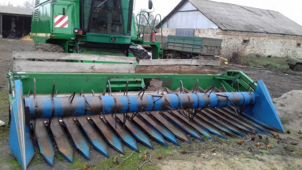 Oldtimer-Mähdrescher des Typs John Deere 9500, Neumaschine in Біла Церква (Bild 5)