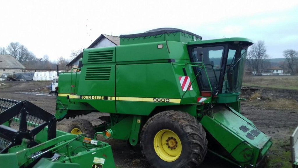 Oldtimer-Mähdrescher des Typs John Deere 9500, Neumaschine in Біла Церква (Bild 2)