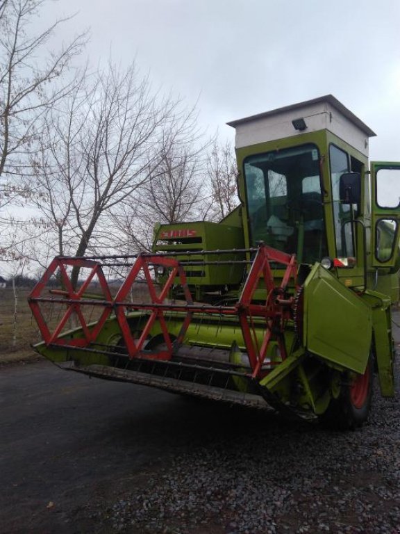 Oldtimer-Mähdrescher des Typs CLAAS Consul, Neumaschine in Моквин (Bild 1)
