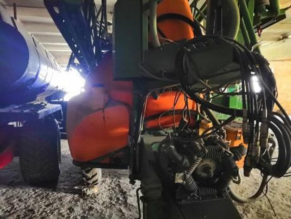 Weinbauspritze des Typs Amazone UX 3200 Special, Gebrauchtmaschine in Ворожба (Bild 2)