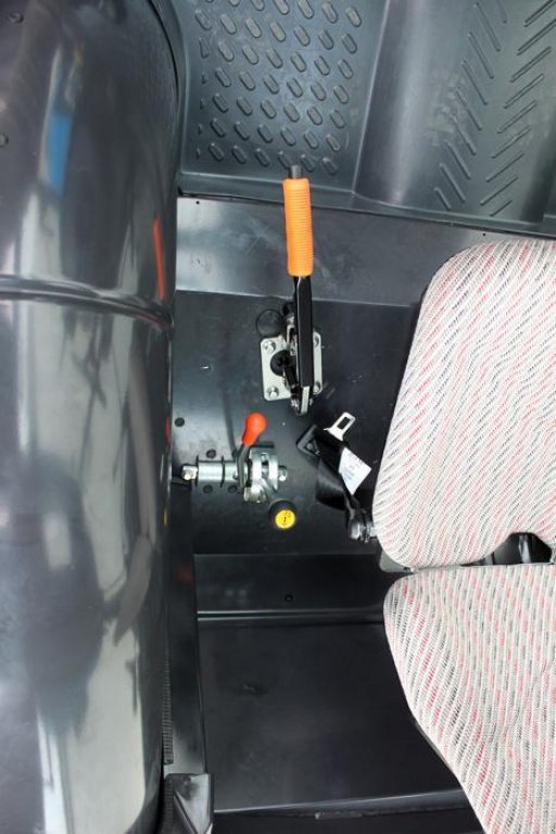 Oldtimer-Traktor des Typs Landini Super 110, Neumaschine in Київ (Bild 6)