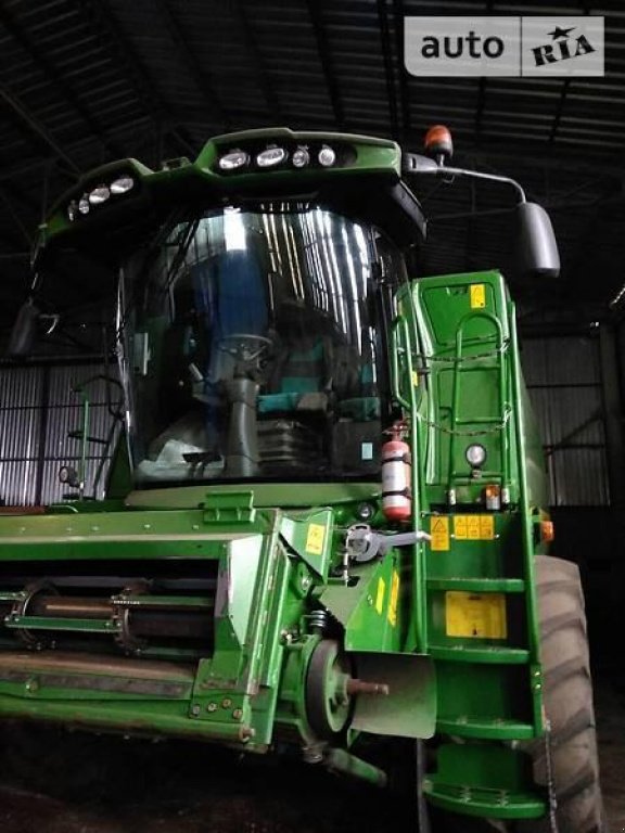 Oldtimer-Mähdrescher des Typs John Deere T660, Gebrauchtmaschine in Михайлівка (Bild 3)