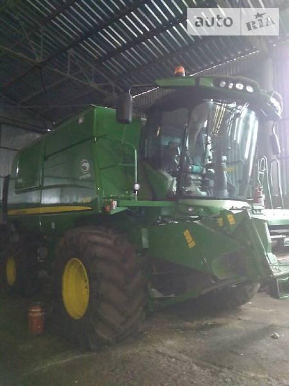 Oldtimer-Mähdrescher des Typs John Deere T660, Gebrauchtmaschine in Михайлівка (Bild 2)