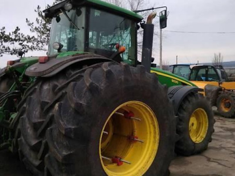Oldtimer-Traktor des Typs John Deere 8530, Neumaschine in Михайлівка (Bild 1)