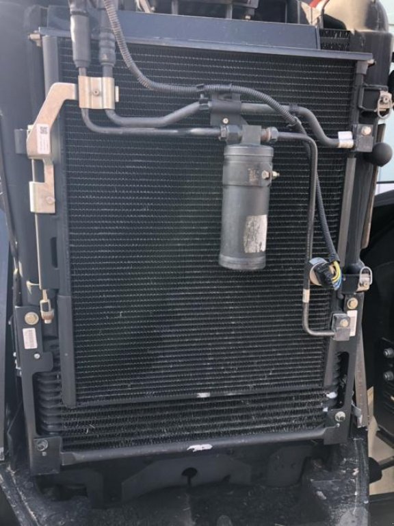 Oldtimer-Traktor des Typs New Holland T 8.390 UC, Neumaschine in Миколаїв (Bild 3)