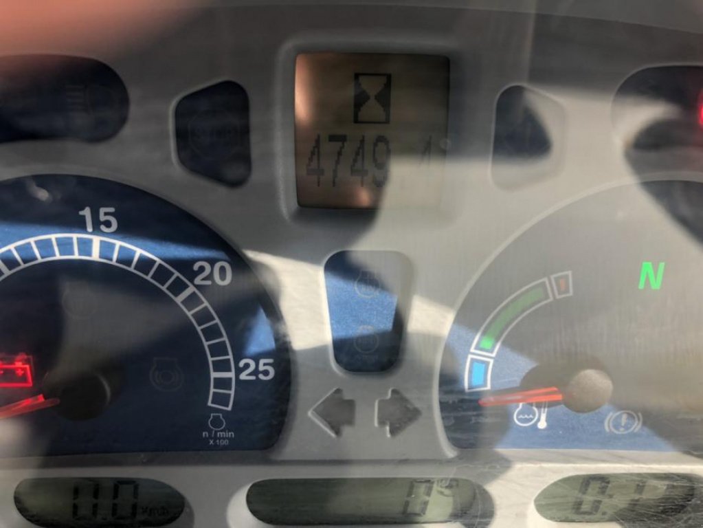 Oldtimer-Traktor des Typs New Holland 7060, Neumaschine in Миколаїв (Bild 6)