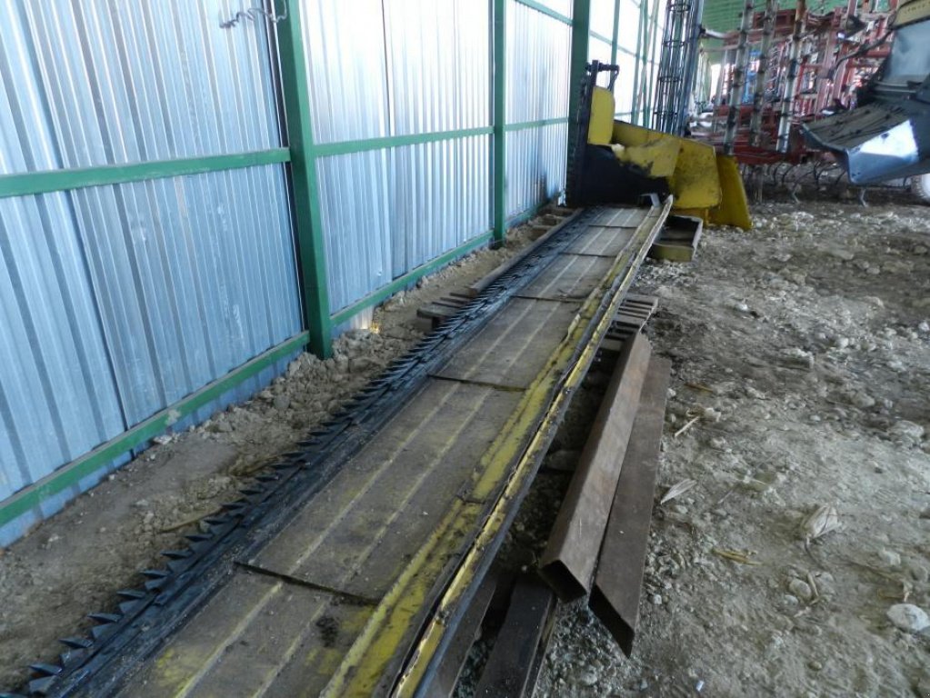 Oldtimer-Mähdrescher des Typs CHALLENGER 647, Neumaschine in Львів (Bild 5)