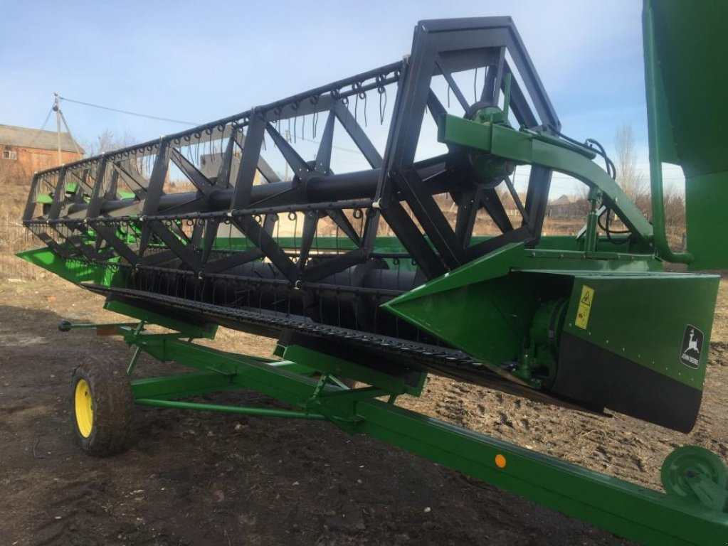 Oldtimer-Mähdrescher des Typs John Deere 2064, Neumaschine in Харків (Bild 7)