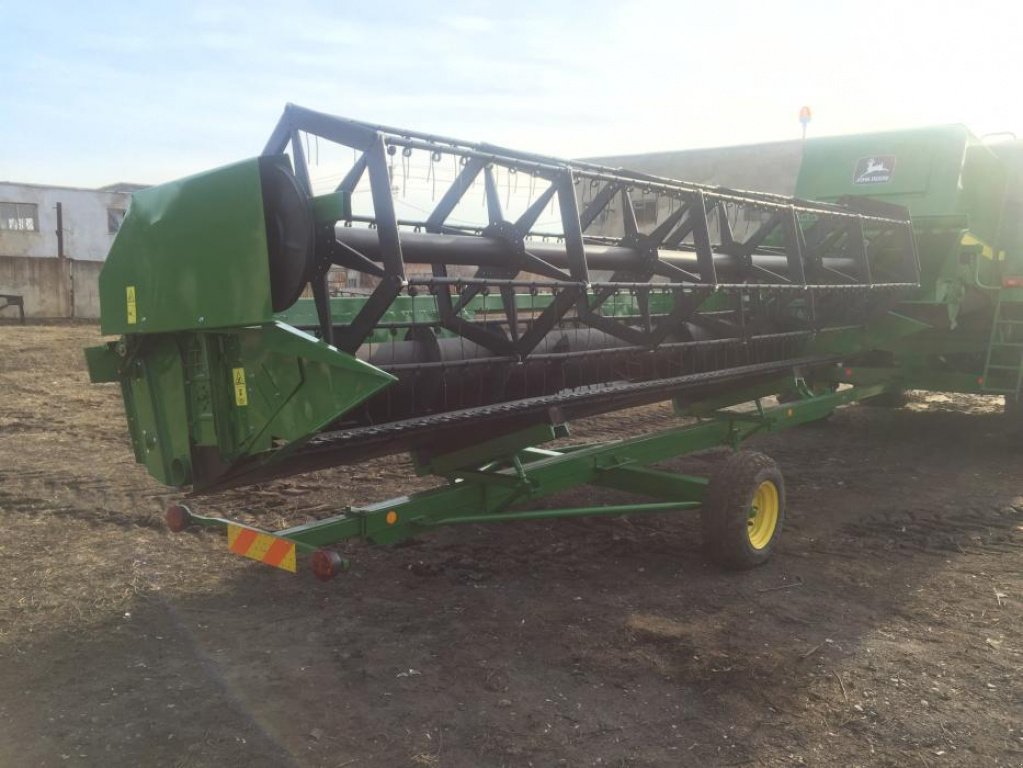 Oldtimer-Mähdrescher des Typs John Deere 2064, Neumaschine in Харків (Bild 4)