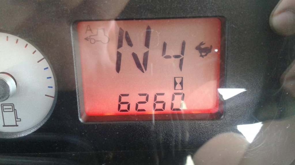 Oldtimer-Traktor des Typs CHALLENGER MT665B, Neumaschine in Харків (Bild 4)