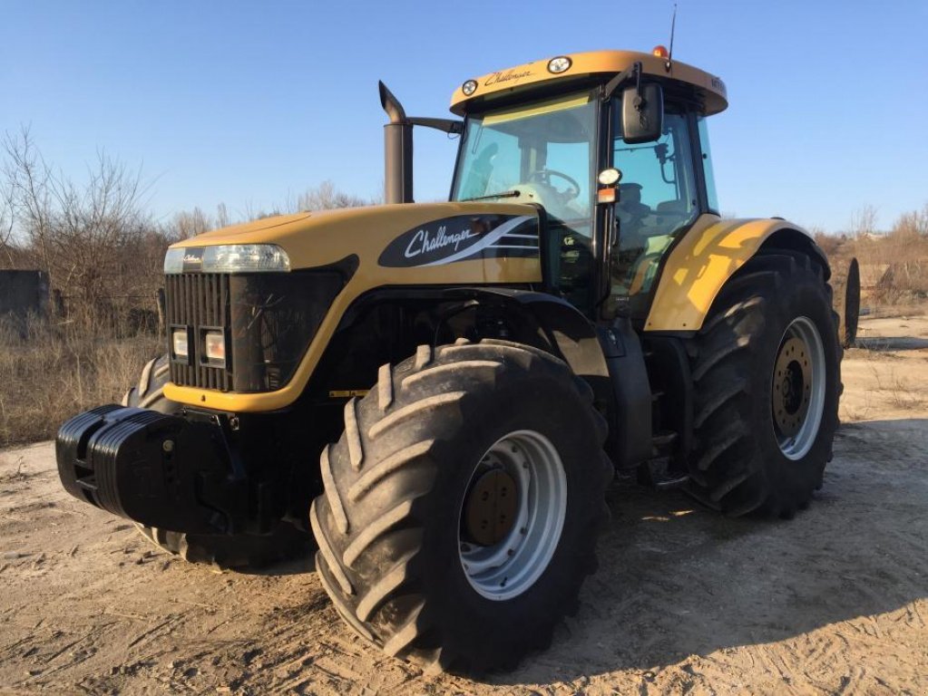 Oldtimer-Traktor des Typs CHALLENGER MT665B, Neumaschine in Харків (Bild 1)