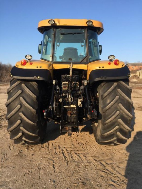 Oldtimer-Traktor des Typs CHALLENGER MT665B, Neumaschine in Харків (Bild 11)