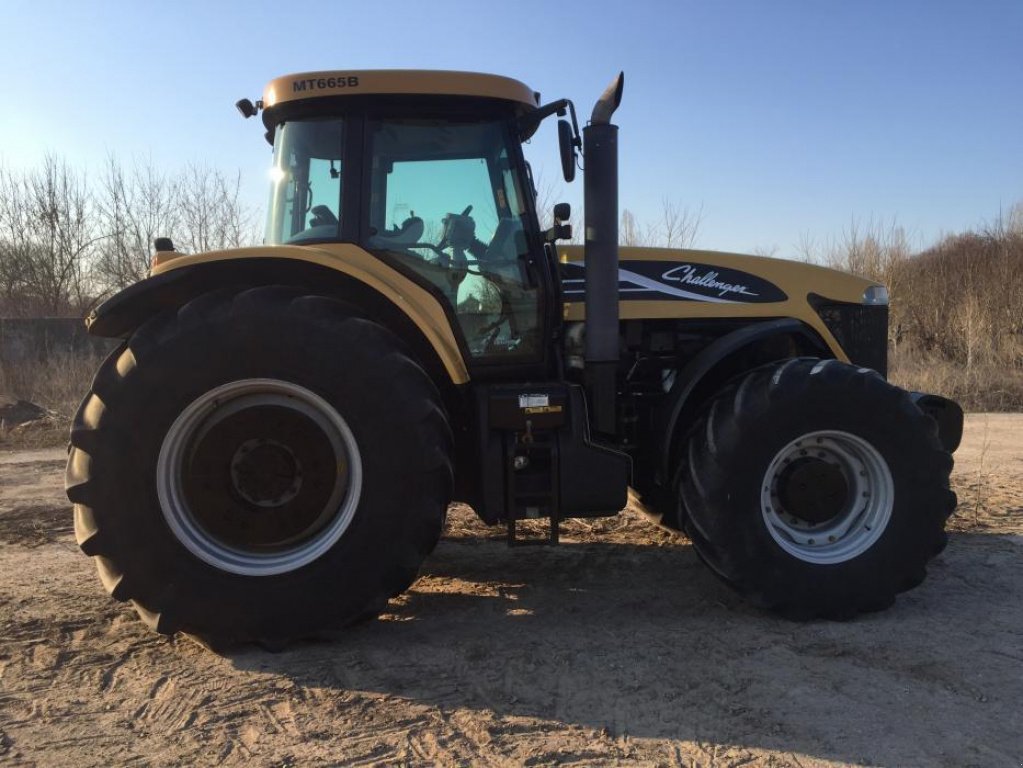 Oldtimer-Traktor des Typs CHALLENGER MT665B, Neumaschine in Харків (Bild 7)