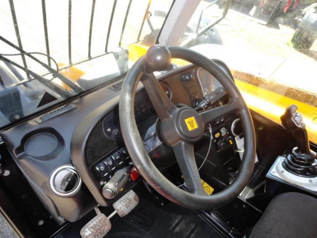 Teleskopstapler des Typs JCB 550-80, Gebrauchtmaschine in Антополь (Bild 4)