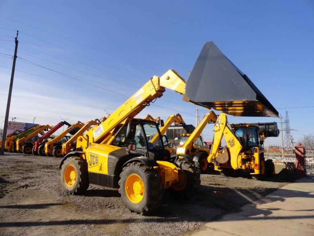 Teleskopstapler des Typs JCB 531-70, Neumaschine in Антополь (Bild 1)