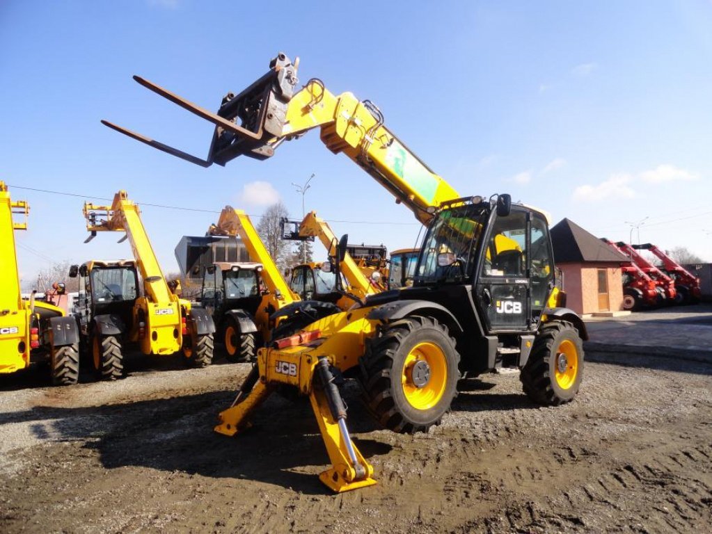 Teleskopstapler des Typs JCB 535-125, Neumaschine in Антополь (Bild 1)